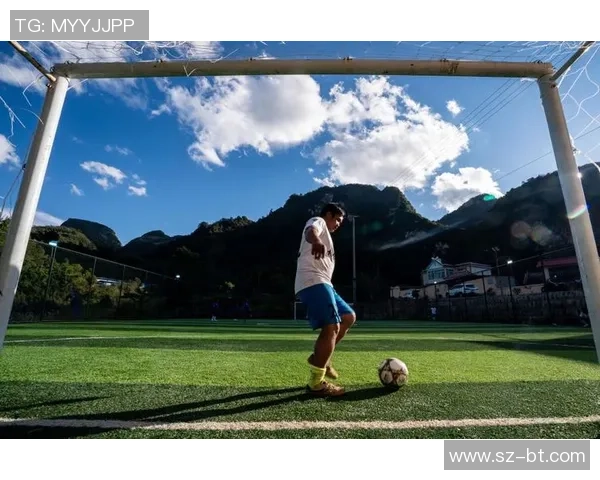 俄罗斯足球球星敬礼动作成新风潮 展现球场上的独特魅力与团队精神 俄罗斯足球球星敬礼动作成新风潮 展现球场上的独特魅力与团队精神